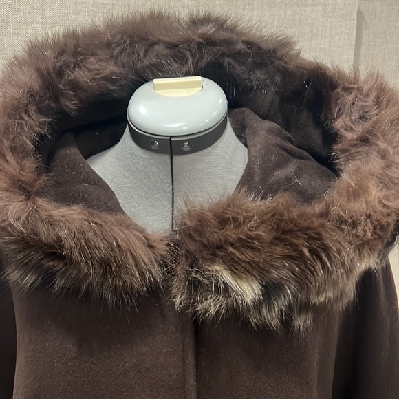 Wool Cape with fur - Picture 5 of 10